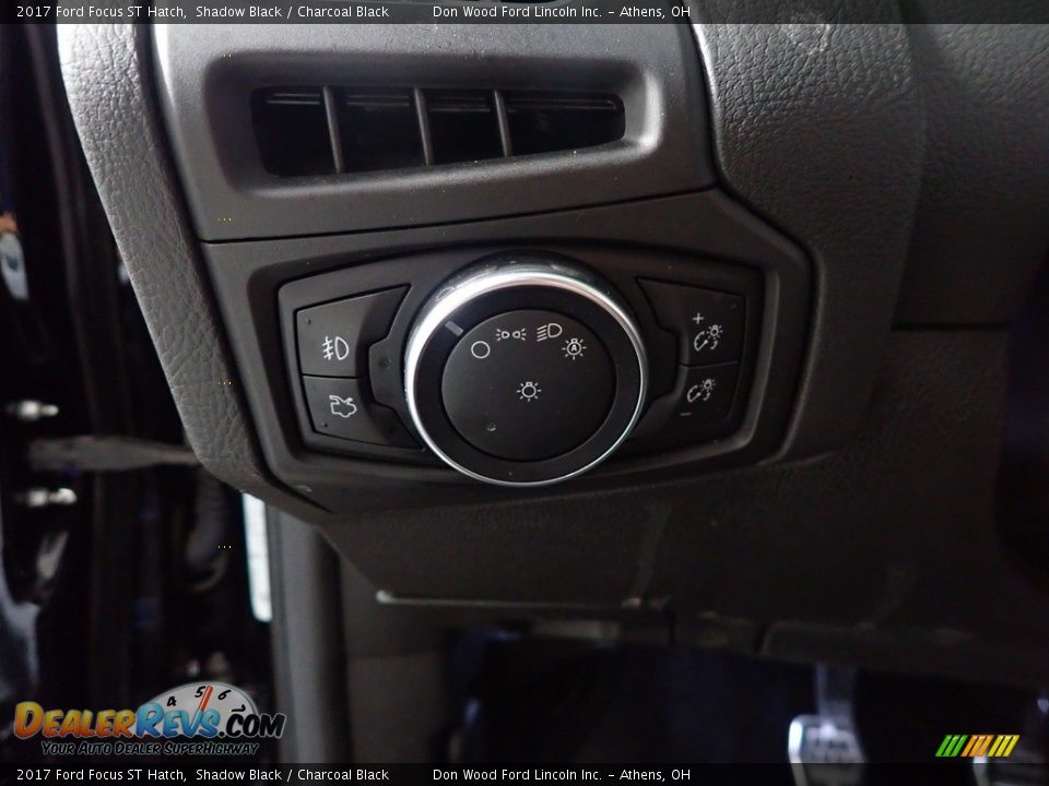 2017 Ford Focus ST Hatch Shadow Black / Charcoal Black Photo #31