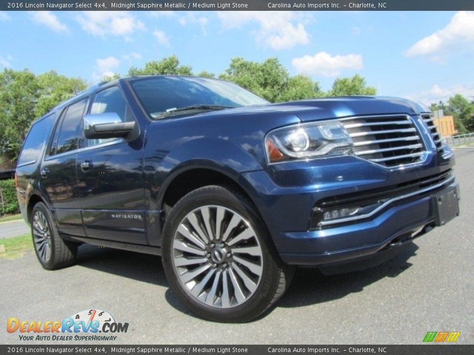 Front 3/4 View of 2016 Lincoln Navigator Select 4x4 Photo #1