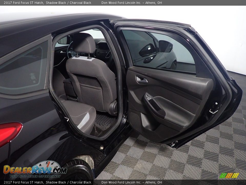 2017 Ford Focus ST Hatch Shadow Black / Charcoal Black Photo #36