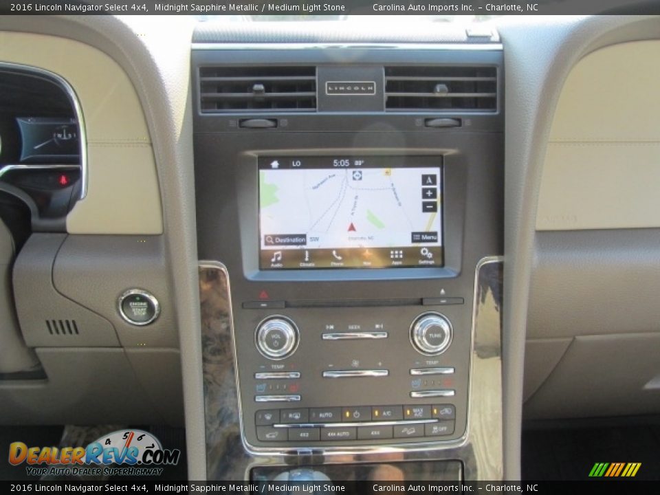 Controls of 2016 Lincoln Navigator Select 4x4 Photo #15