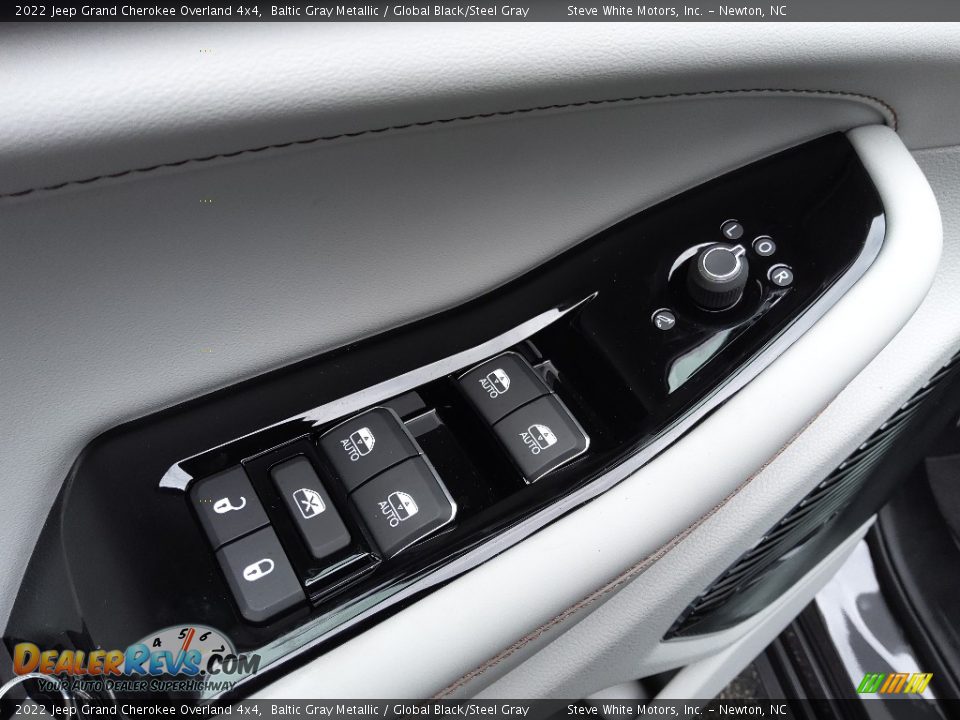 Controls of 2022 Jeep Grand Cherokee Overland 4x4 Photo #11