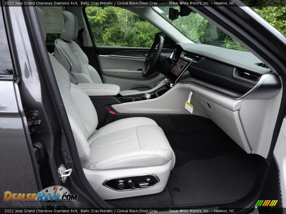 Front Seat of 2022 Jeep Grand Cherokee Overland 4x4 Photo #19