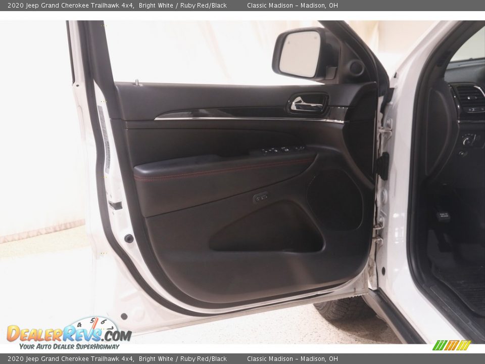 2020 Jeep Grand Cherokee Trailhawk 4x4 Bright White / Ruby Red/Black Photo #4