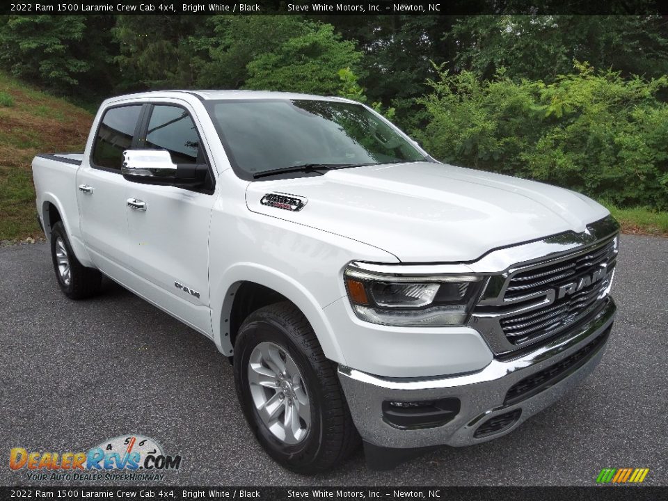 2022 Ram 1500 Laramie Crew Cab 4x4 Bright White / Black Photo #4