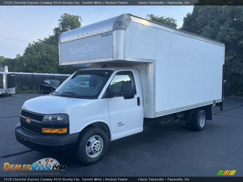 Front 3/4 View of 2018 Chevrolet Express Cutaway 4500 Moving Van Photo #1