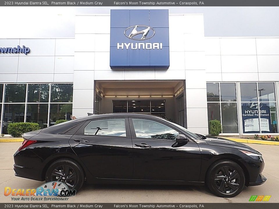 Phantom Black 2023 Hyundai Elantra SEL Photo #1