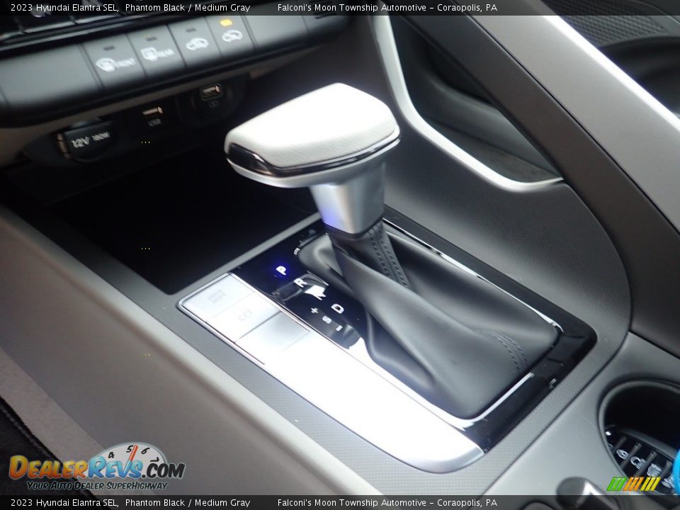 2023 Hyundai Elantra SEL Shifter Photo #15