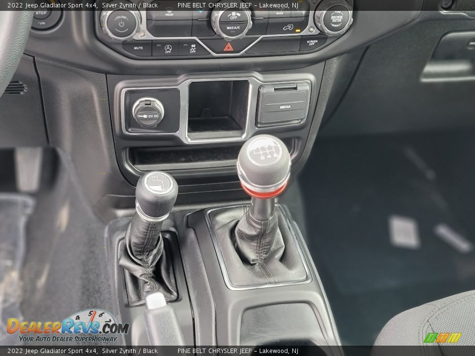 2022 Jeep Gladiator Sport 4x4 Shifter Photo #7