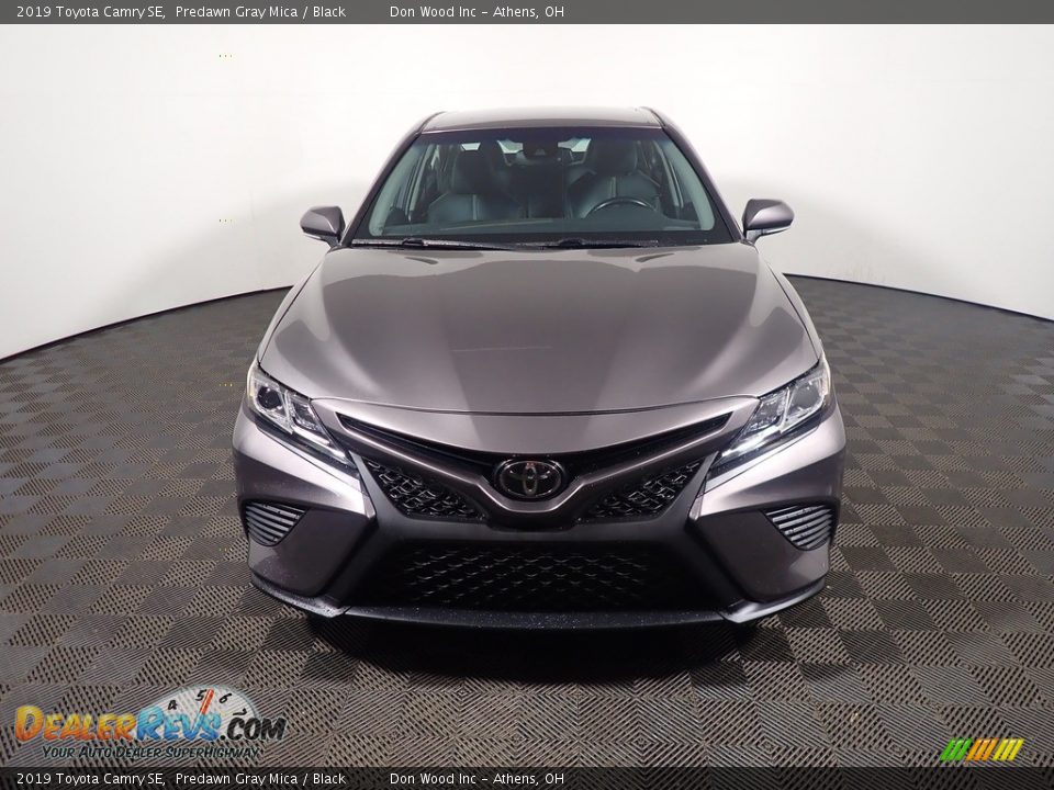 2019 Toyota Camry SE Predawn Gray Mica / Black Photo #5