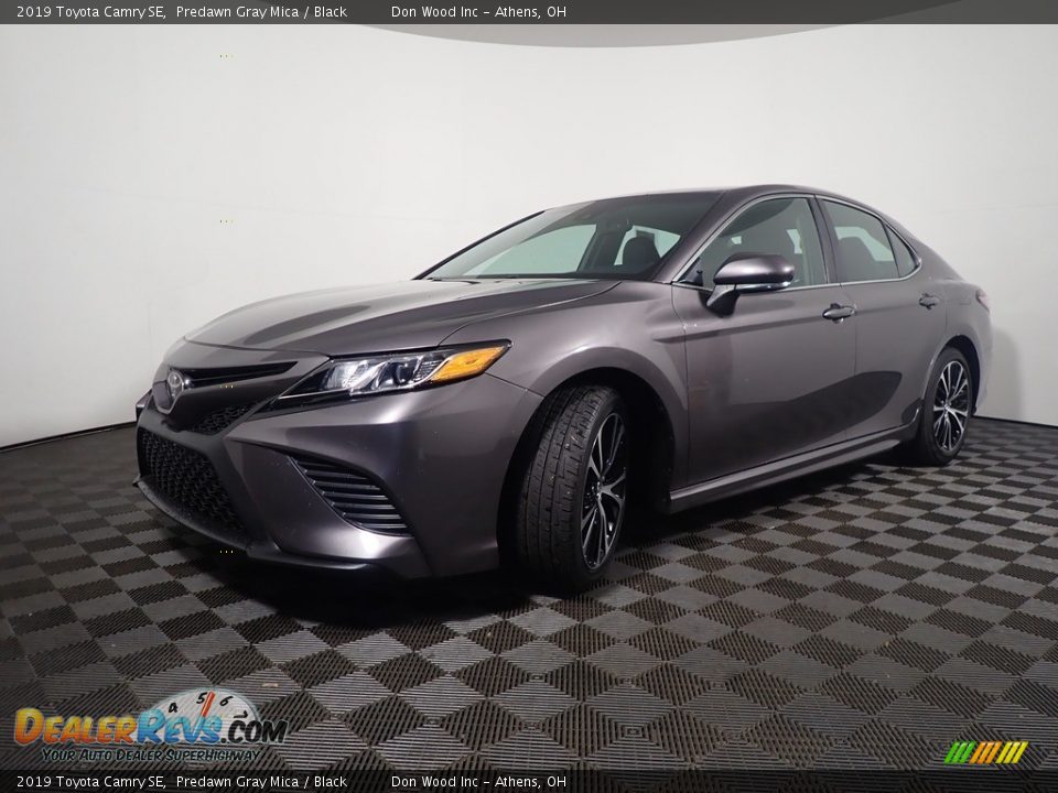 2019 Toyota Camry SE Predawn Gray Mica / Black Photo #8