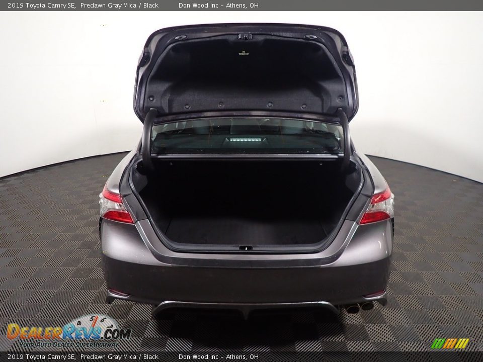 2019 Toyota Camry SE Predawn Gray Mica / Black Photo #14