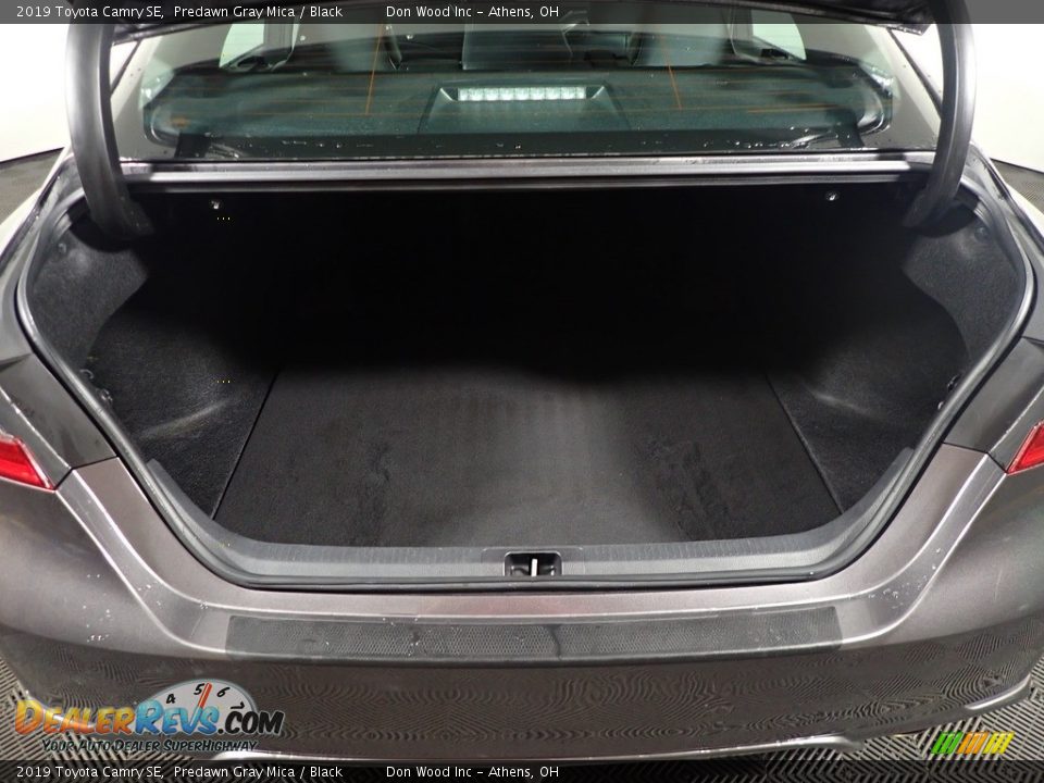 2019 Toyota Camry SE Predawn Gray Mica / Black Photo #15