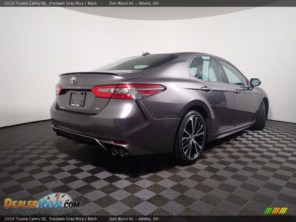 2019 Toyota Camry SE Predawn Gray Mica / Black Photo #16