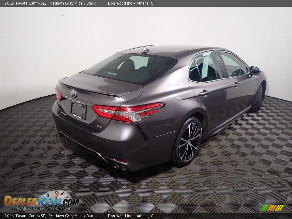 2019 Toyota Camry SE Predawn Gray Mica / Black Photo #17