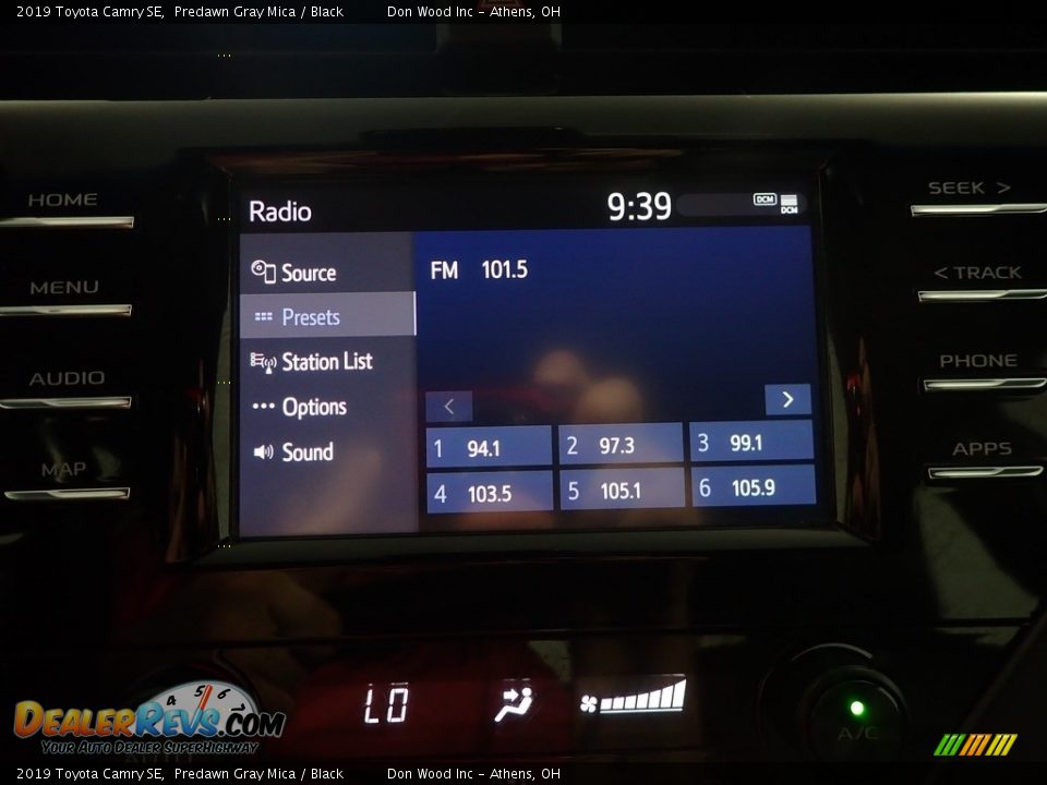 2019 Toyota Camry SE Predawn Gray Mica / Black Photo #26