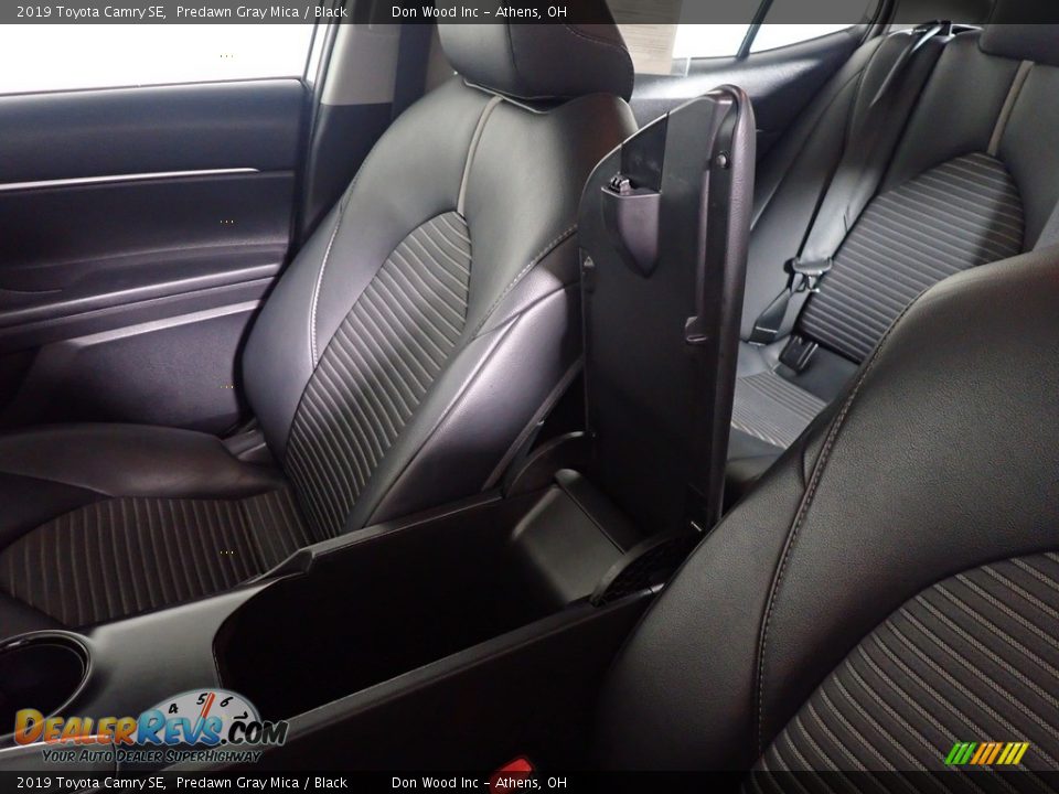 2019 Toyota Camry SE Predawn Gray Mica / Black Photo #33