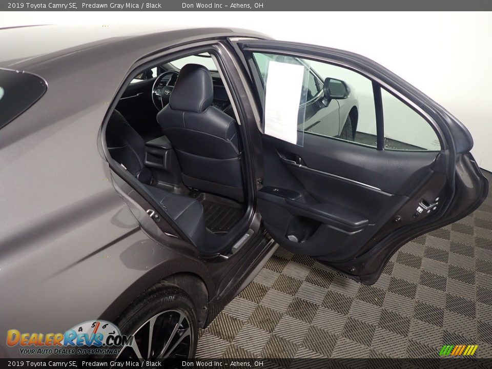 2019 Toyota Camry SE Predawn Gray Mica / Black Photo #36