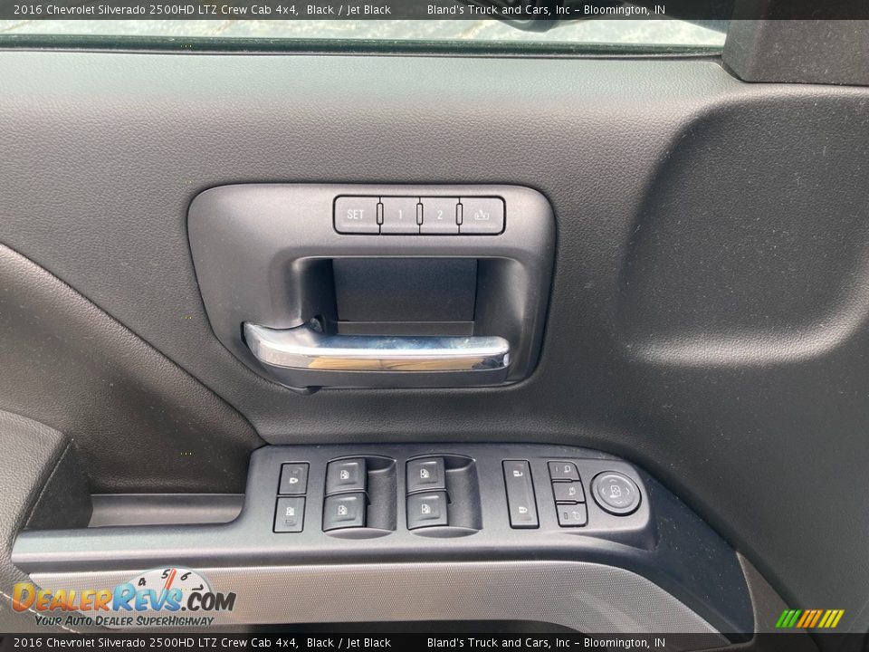 Door Panel of 2016 Chevrolet Silverado 2500HD LTZ Crew Cab 4x4 Photo #10