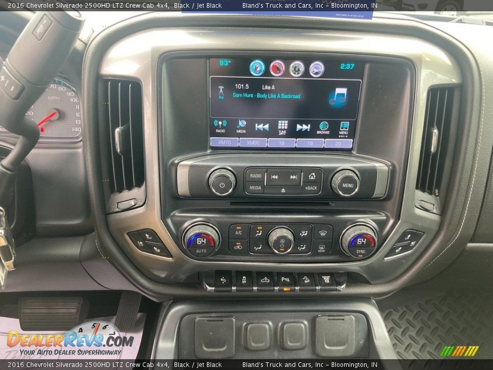Controls of 2016 Chevrolet Silverado 2500HD LTZ Crew Cab 4x4 Photo #22