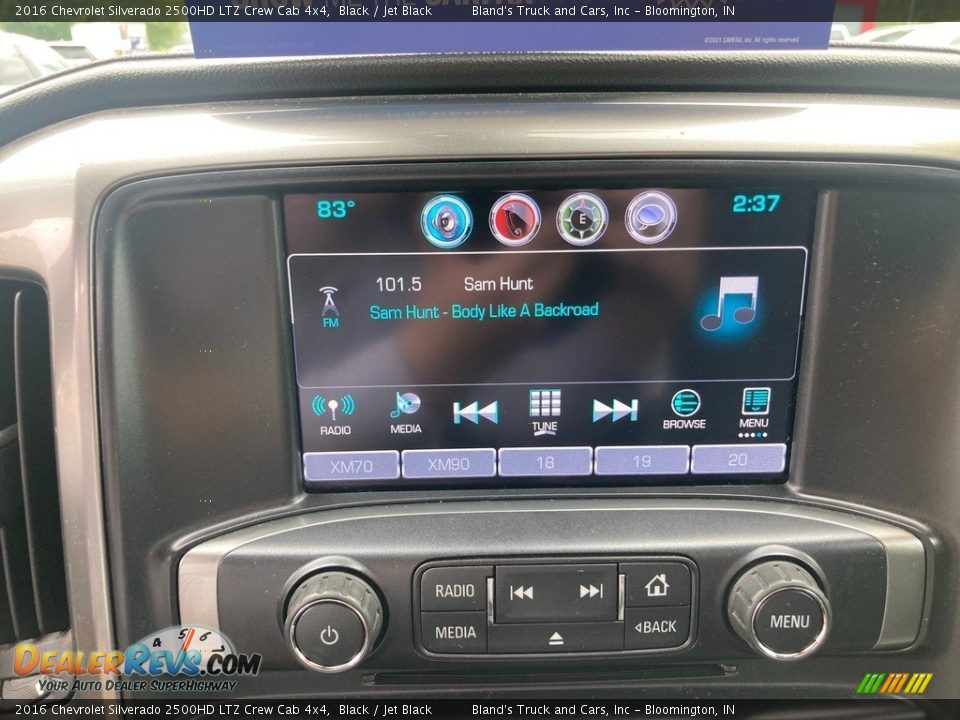 Controls of 2016 Chevrolet Silverado 2500HD LTZ Crew Cab 4x4 Photo #23