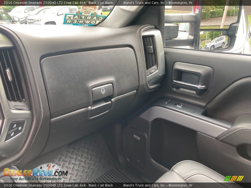 2016 Chevrolet Silverado 2500HD LTZ Crew Cab 4x4 Black / Jet Black Photo #33