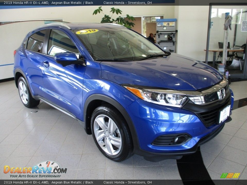 Front 3/4 View of 2019 Honda HR-V EX-L AWD Photo #3