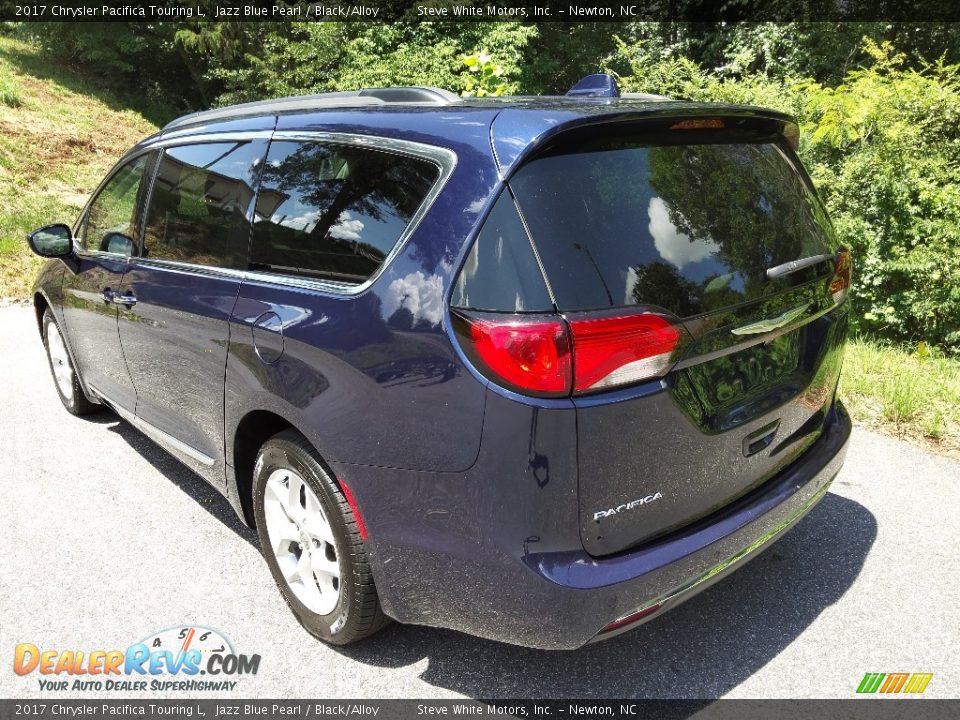 2017 Chrysler Pacifica Touring L Jazz Blue Pearl / Black/Alloy Photo #15