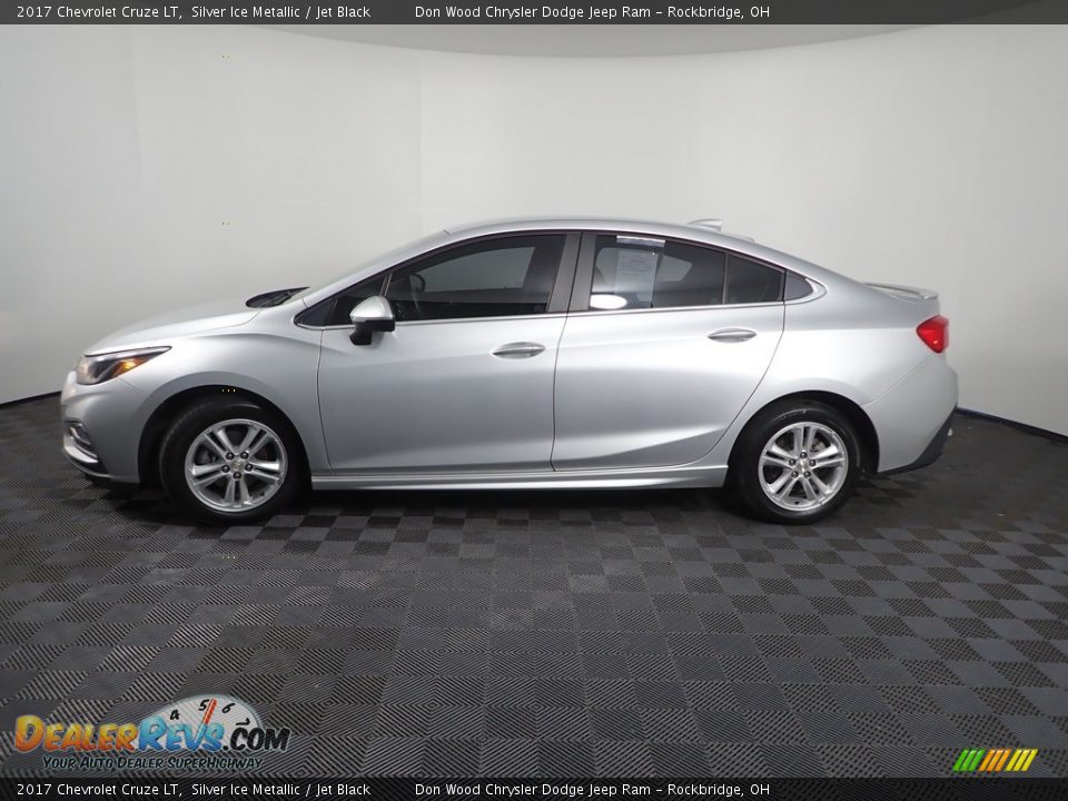 2017 Chevrolet Cruze LT Silver Ice Metallic / Jet Black Photo #6