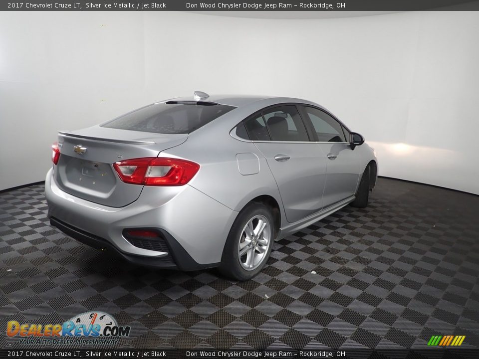 2017 Chevrolet Cruze LT Silver Ice Metallic / Jet Black Photo #11
