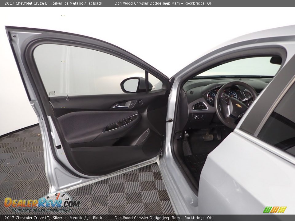 2017 Chevrolet Cruze LT Silver Ice Metallic / Jet Black Photo #12