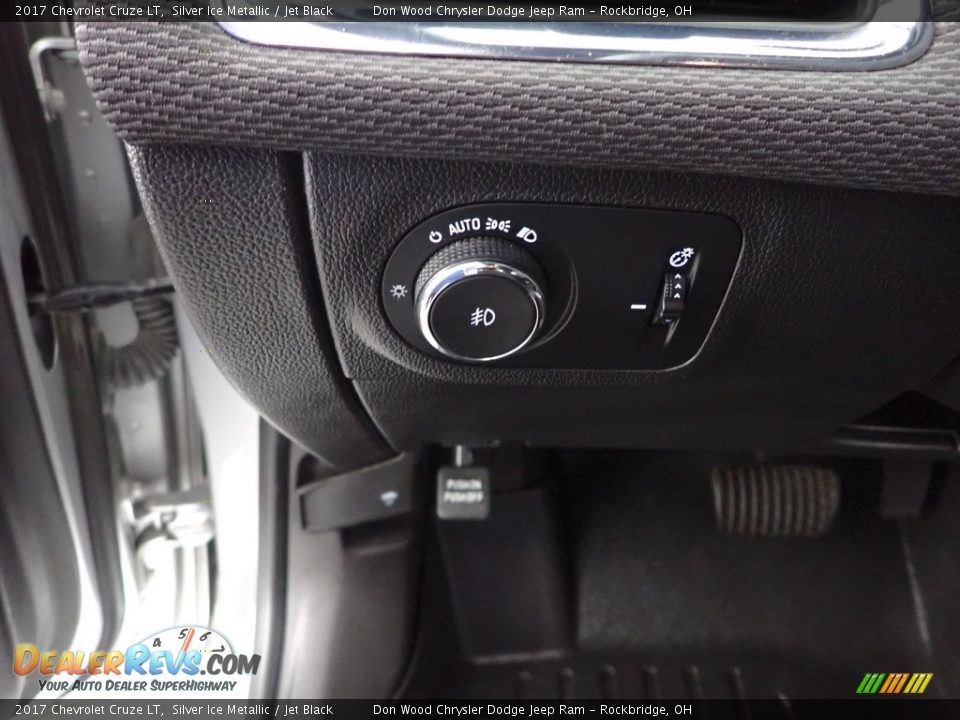 2017 Chevrolet Cruze LT Silver Ice Metallic / Jet Black Photo #15