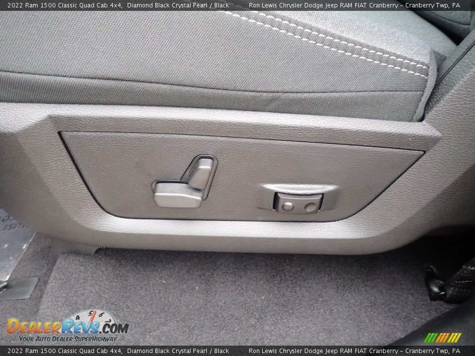2022 Ram 1500 Classic Quad Cab 4x4 Diamond Black Crystal Pearl / Black Photo #14