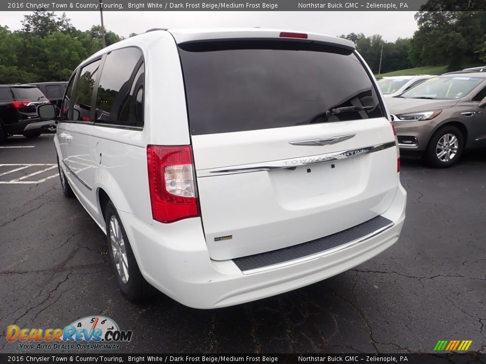 2016 Chrysler Town & Country Touring Bright White / Dark Frost Beige/Medium Frost Beige Photo #4