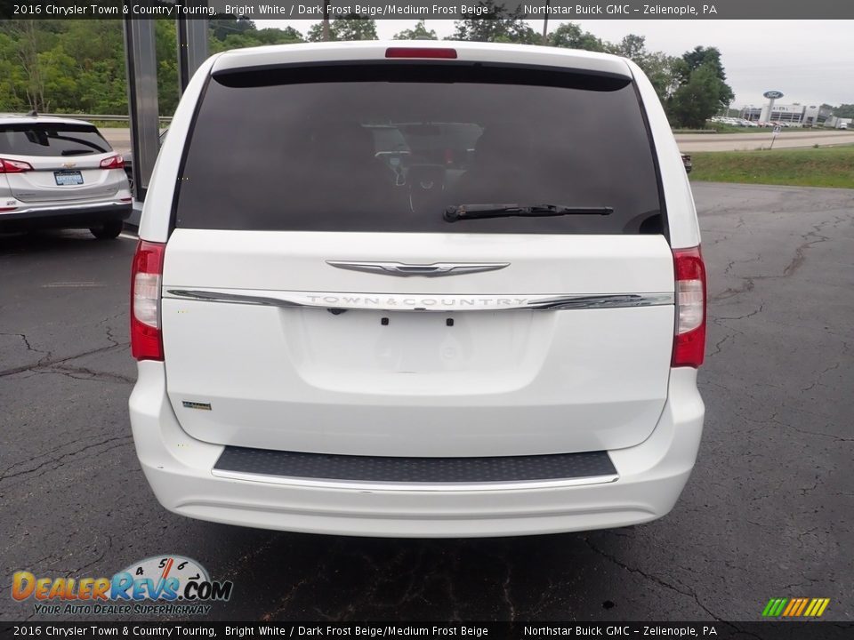 2016 Chrysler Town & Country Touring Bright White / Dark Frost Beige/Medium Frost Beige Photo #5