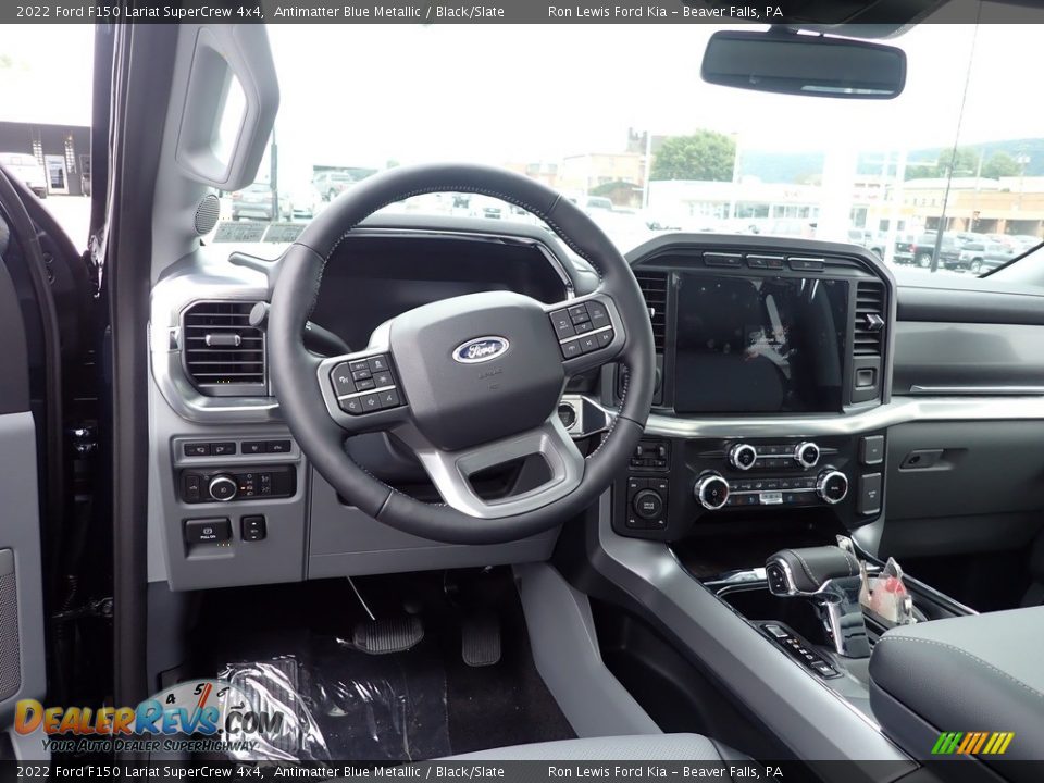 Dashboard of 2022 Ford F150 Lariat SuperCrew 4x4 Photo #16