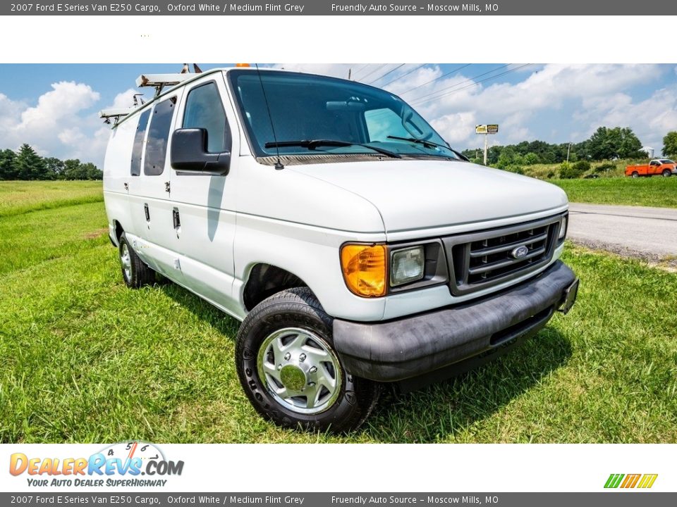 2007 Ford E Series Van E250 Cargo Oxford White / Medium Flint Grey Photo #1