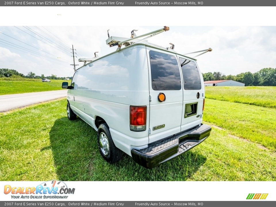 2007 Ford E Series Van E250 Cargo Oxford White / Medium Flint Grey Photo #6