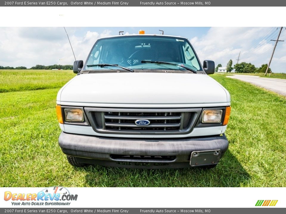 2007 Ford E Series Van E250 Cargo Oxford White / Medium Flint Grey Photo #9