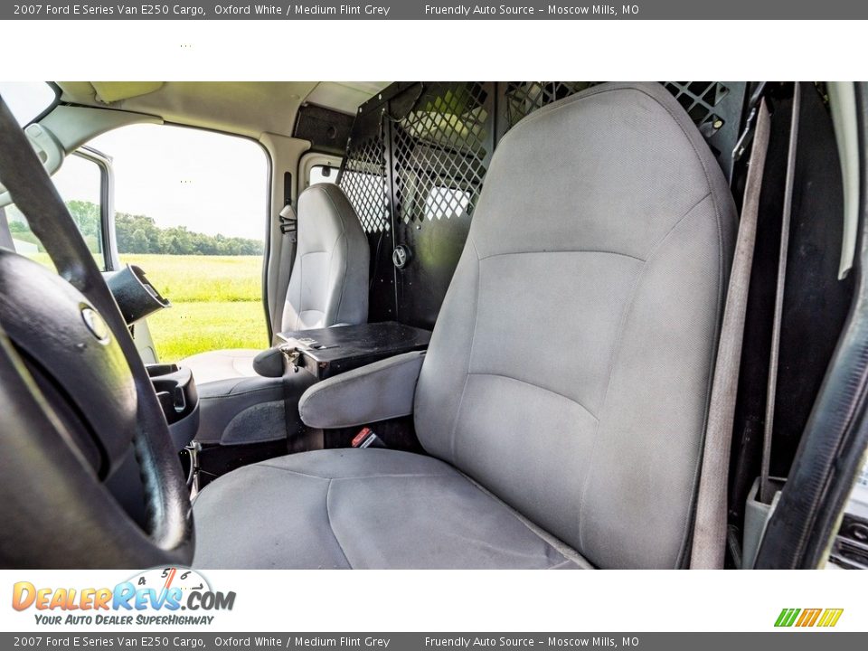 2007 Ford E Series Van E250 Cargo Oxford White / Medium Flint Grey Photo #17