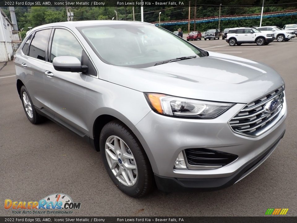 Front 3/4 View of 2022 Ford Edge SEL AWD Photo #2