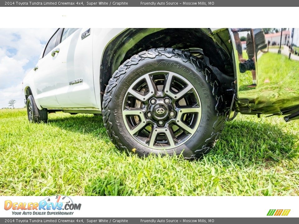 2014 Toyota Tundra Limited Crewmax 4x4 Super White / Graphite Photo #2