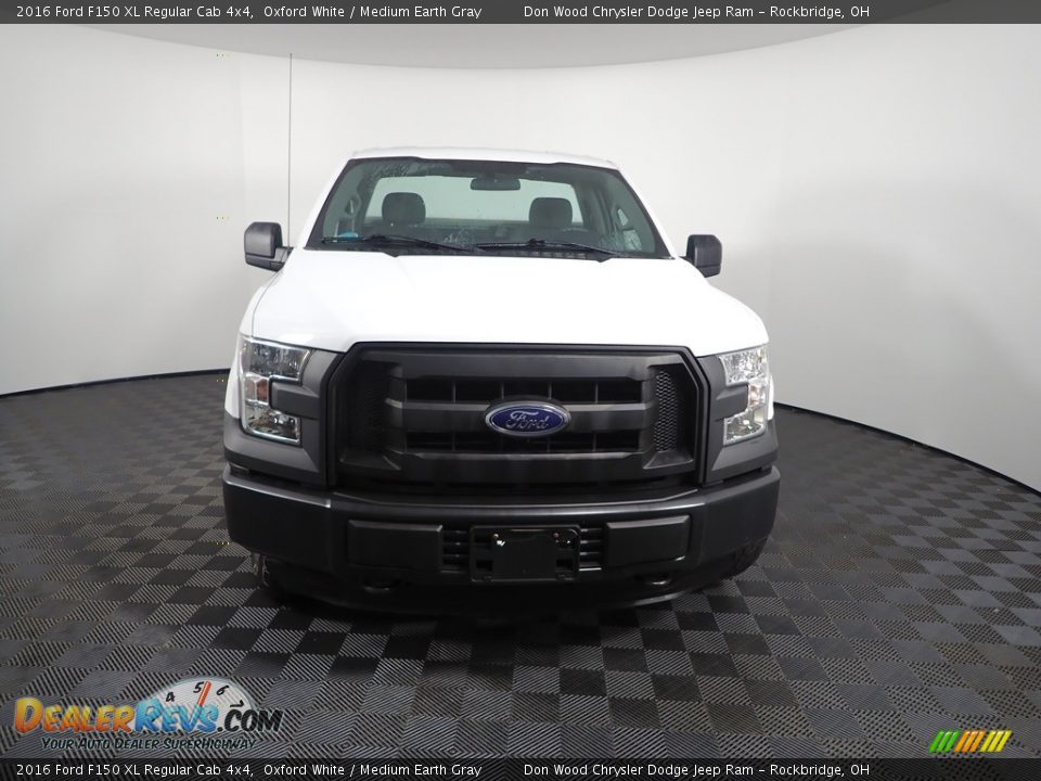 2016 Ford F150 XL Regular Cab 4x4 Oxford White / Medium Earth Gray Photo #2
