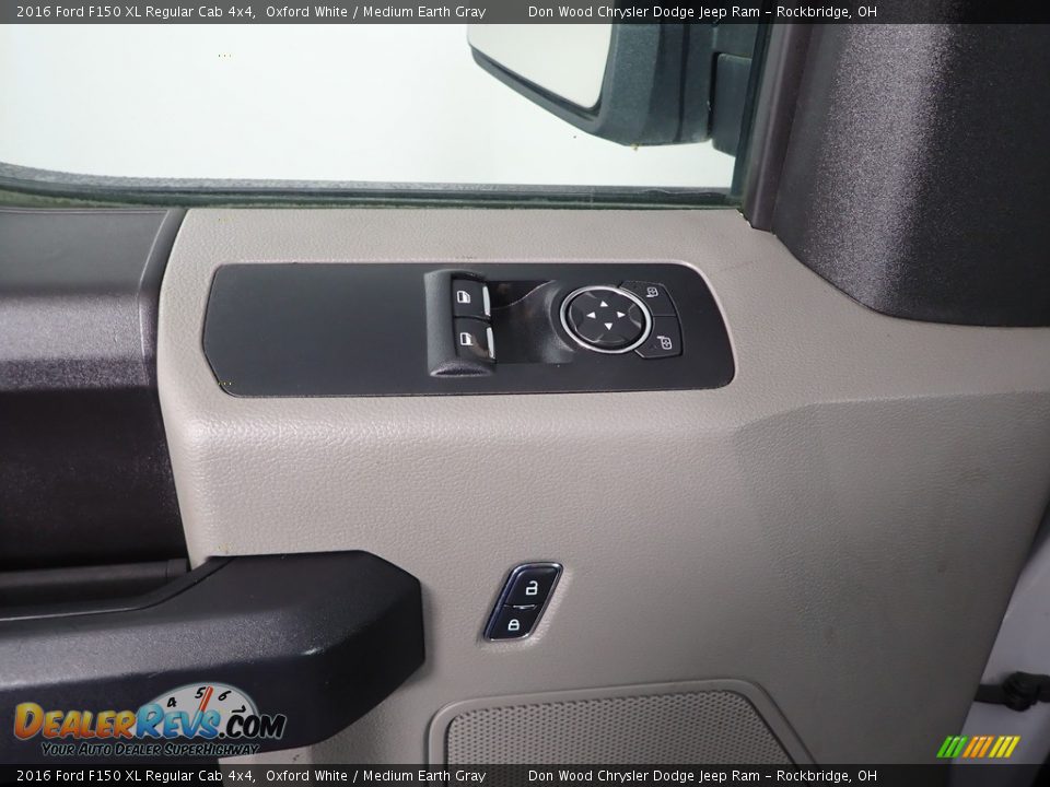 2016 Ford F150 XL Regular Cab 4x4 Oxford White / Medium Earth Gray Photo #9