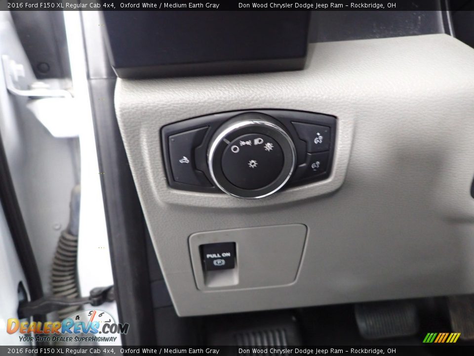 2016 Ford F150 XL Regular Cab 4x4 Oxford White / Medium Earth Gray Photo #11