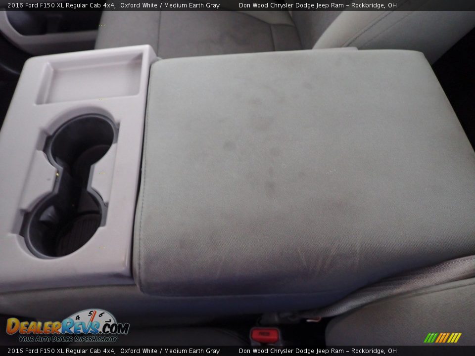 2016 Ford F150 XL Regular Cab 4x4 Oxford White / Medium Earth Gray Photo #19