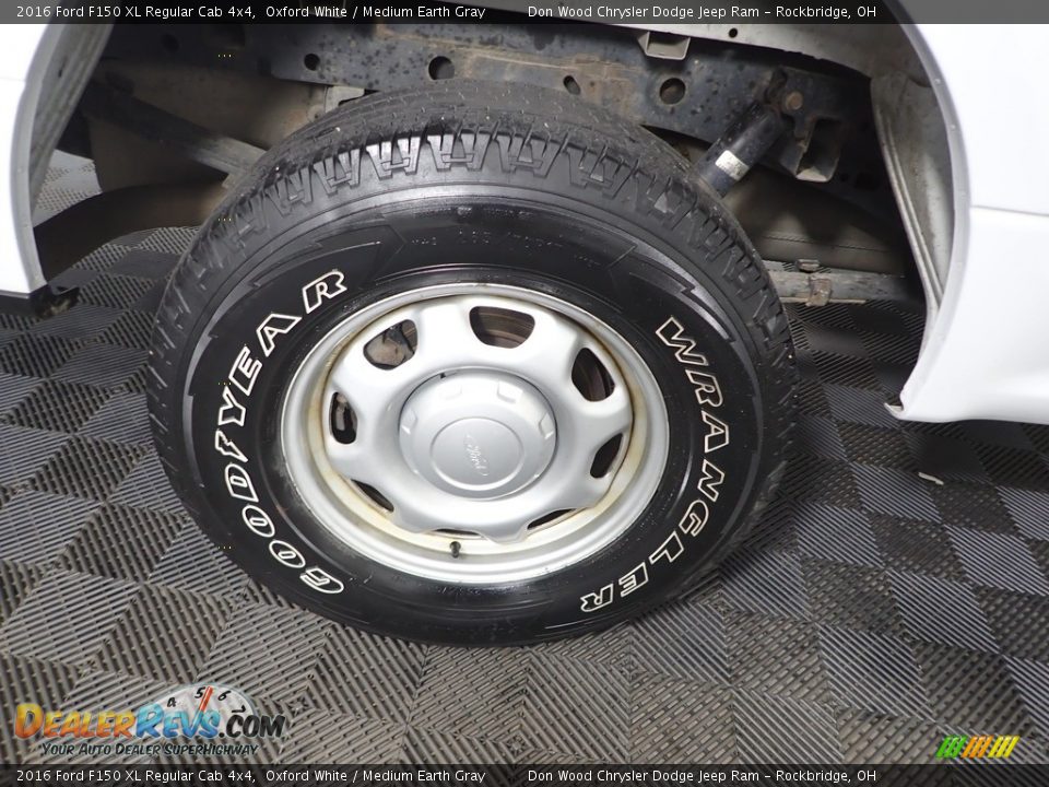 2016 Ford F150 XL Regular Cab 4x4 Oxford White / Medium Earth Gray Photo #22