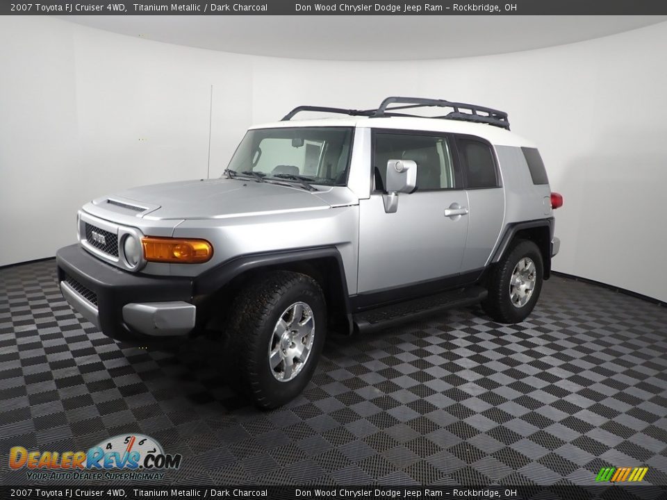 2007 Toyota FJ Cruiser 4WD Titanium Metallic / Dark Charcoal Photo #3