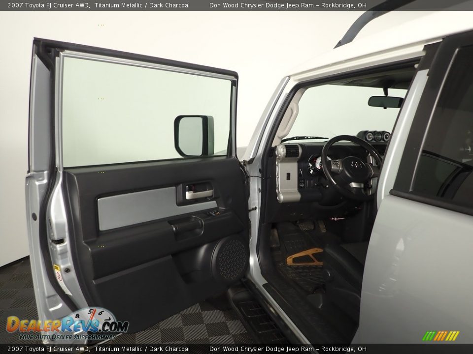 2007 Toyota FJ Cruiser 4WD Titanium Metallic / Dark Charcoal Photo #9
