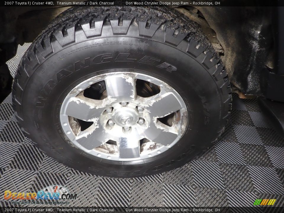 2007 Toyota FJ Cruiser 4WD Titanium Metallic / Dark Charcoal Photo #30