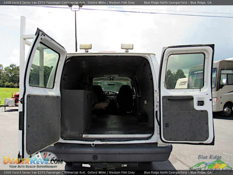 2006 Ford E Series Van E350 Passenger Commercial 4x4 Oxford White / Medium Flint Grey Photo #9